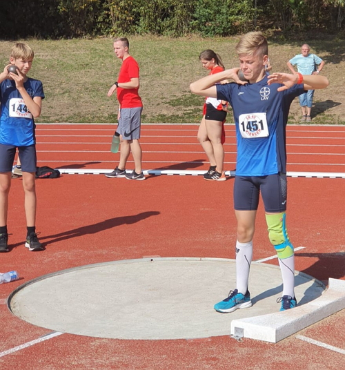 Bestleistungen bei den TSV Leichtathleten Timo Huthmacher und Julian